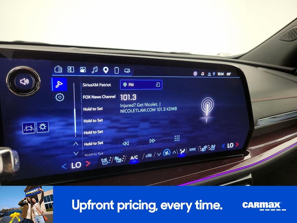 used 2025 Chevrolet Traverse car, priced at $54,998
