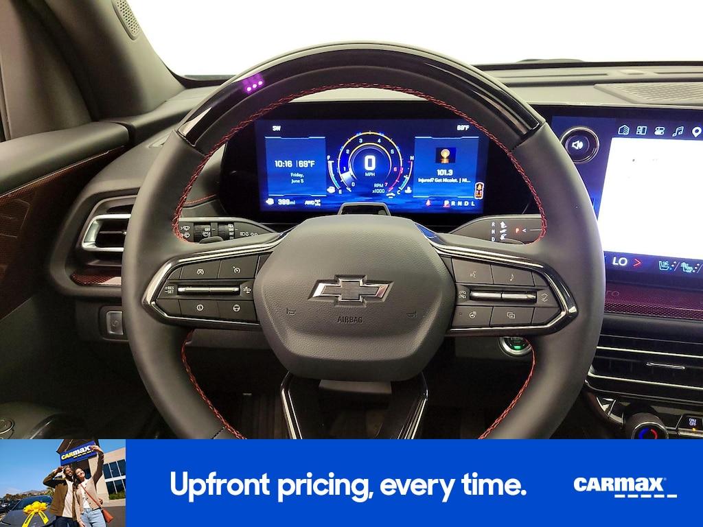 used 2025 Chevrolet Traverse car, priced at $54,998