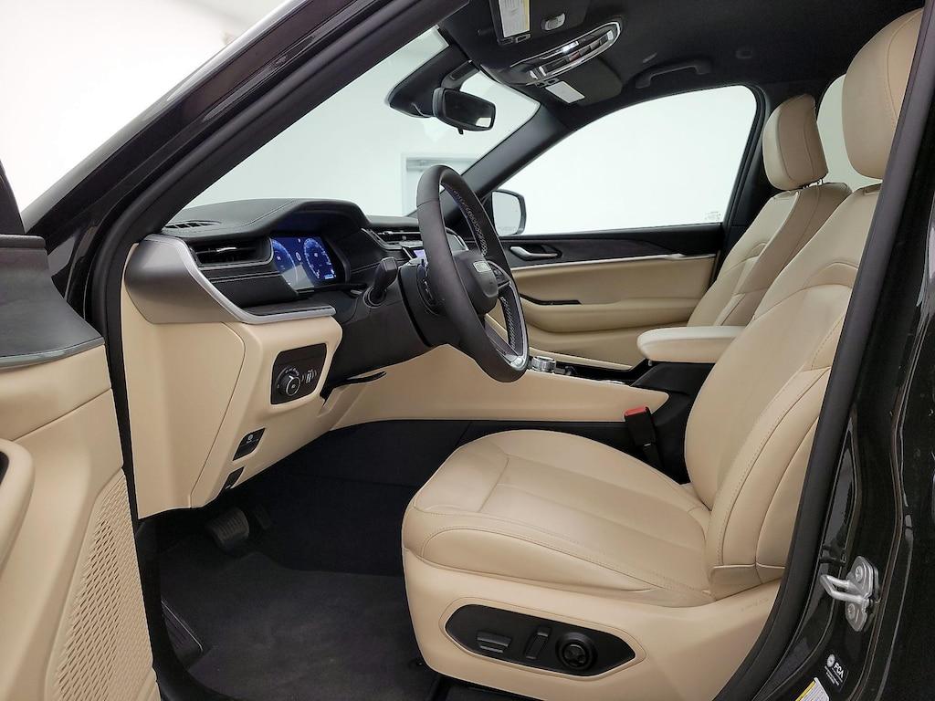used 2024 Jeep Grand Cherokee car, priced at $35,998