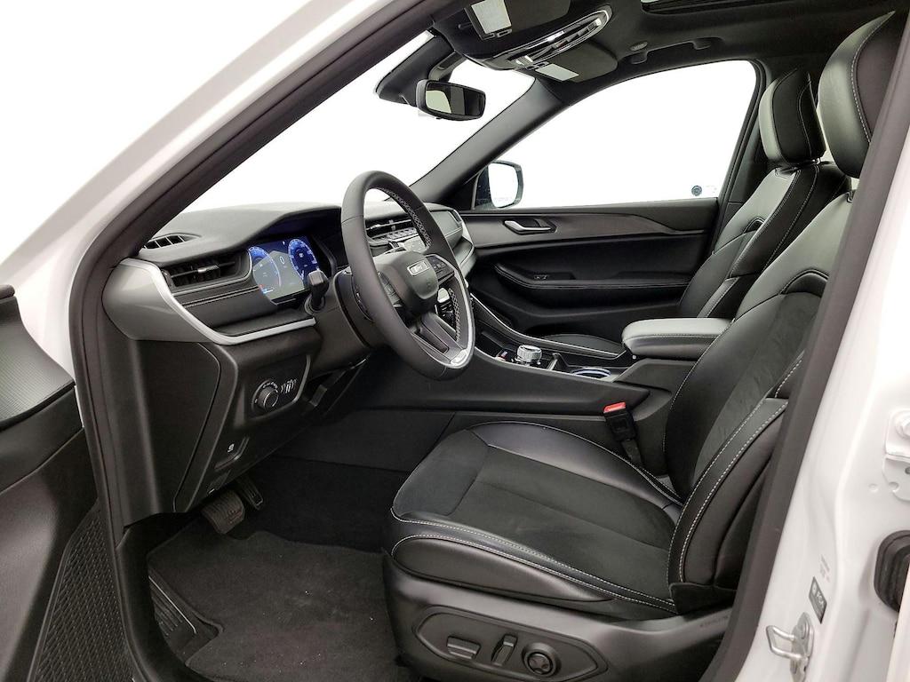 used 2024 Jeep Grand Cherokee car, priced at $33,998