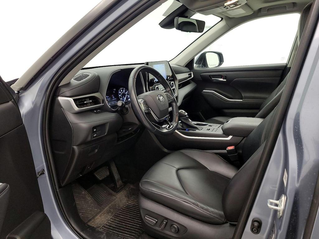 used 2021 Toyota Highlander car, priced at $31,998
