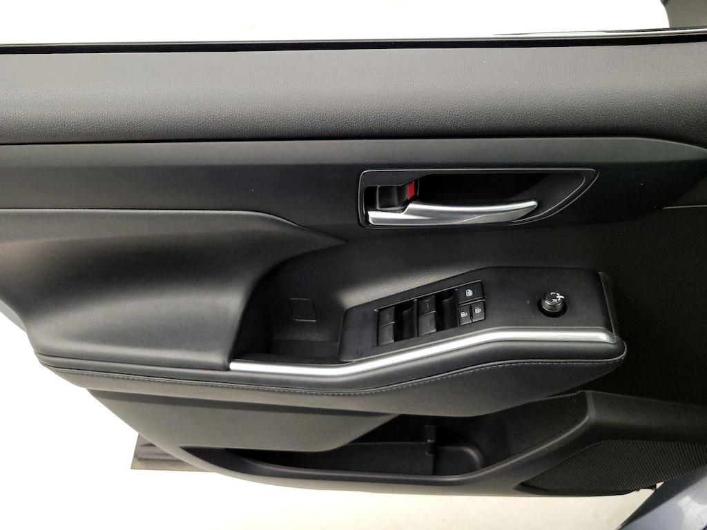 used 2021 Toyota Highlander car, priced at $31,998