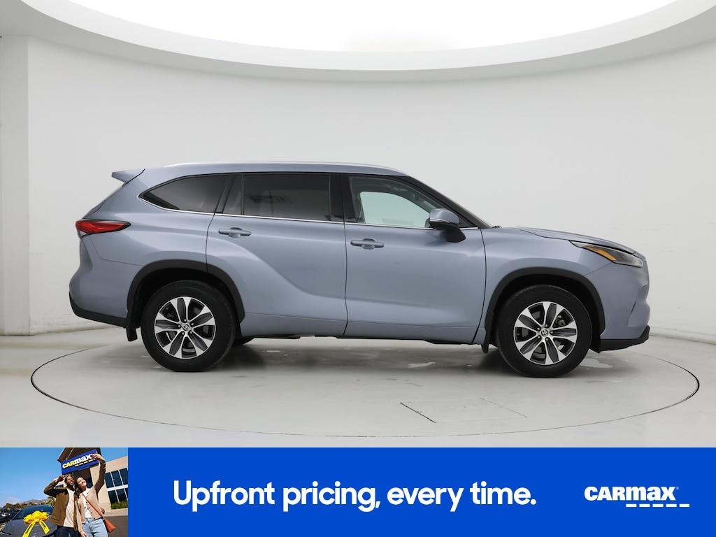 used 2021 Toyota Highlander car, priced at $31,998