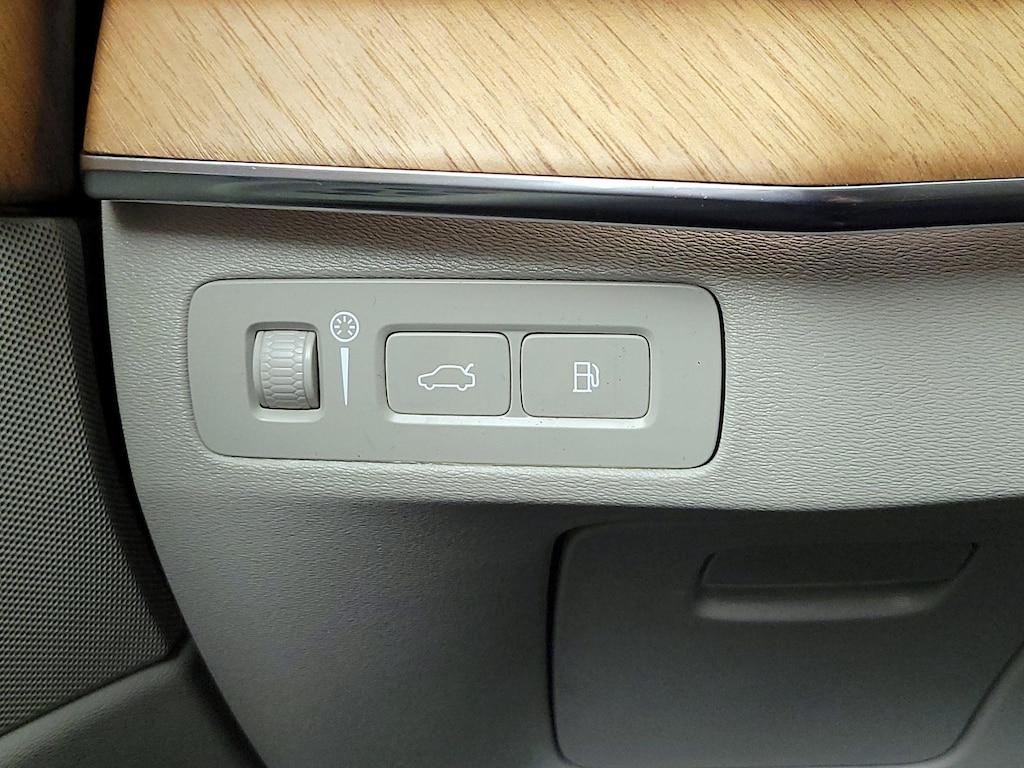 used 2022 Volvo XC90 Recharge Plug-In Hybrid car, priced at $38,998