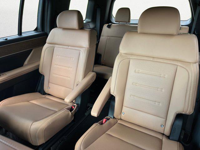 new 2026 Hyundai SANTA FE HEV car, priced at $52,525