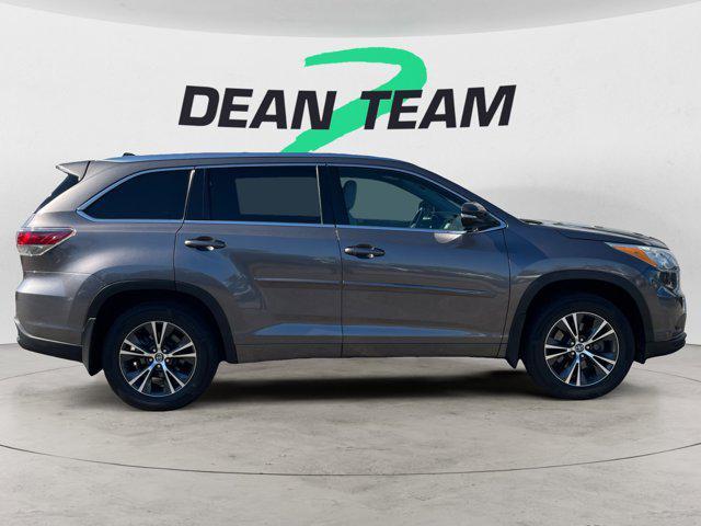 used 2016 Toyota Highlander car, priced at $18,950