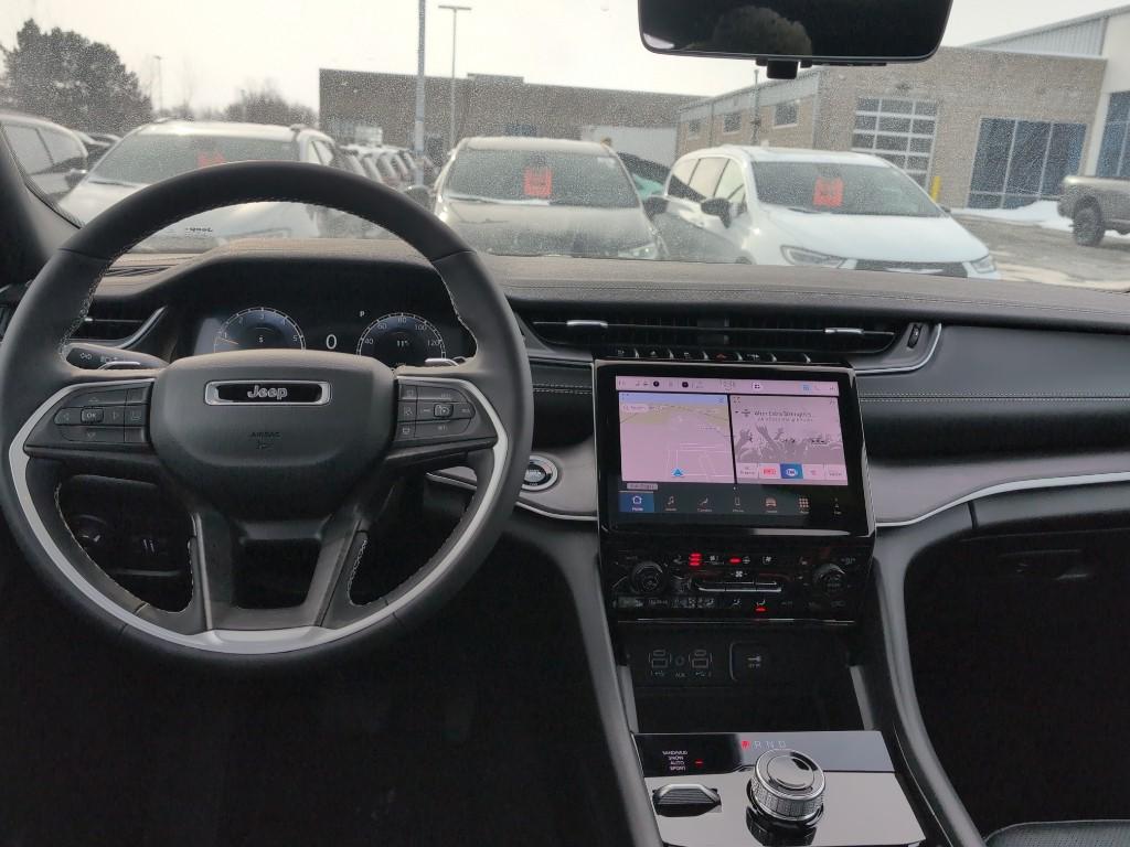 new 2025 Jeep Grand Cherokee car, priced at $44,734