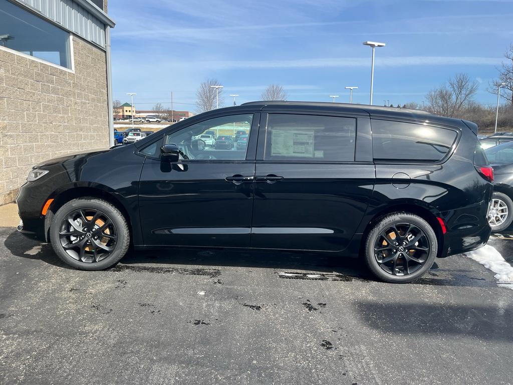 new 2026 Chrysler Pacifica car, priced at $49,953