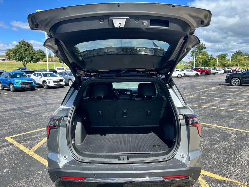 new 2026 Chevrolet Equinox car, priced at $36,220