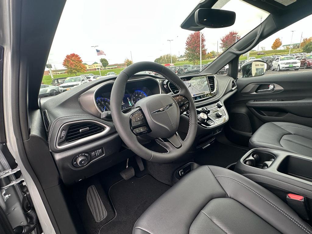 new 2026 Chrysler Pacifica car, priced at $43,888