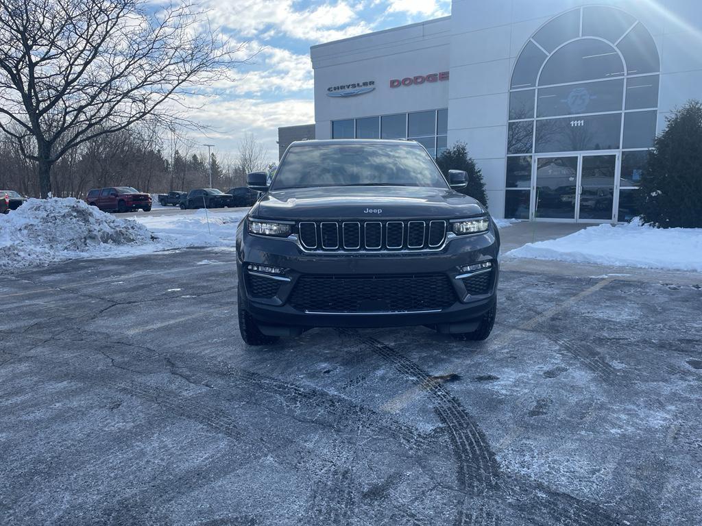 new 2025 Jeep Grand Cherokee car, priced at $43,617