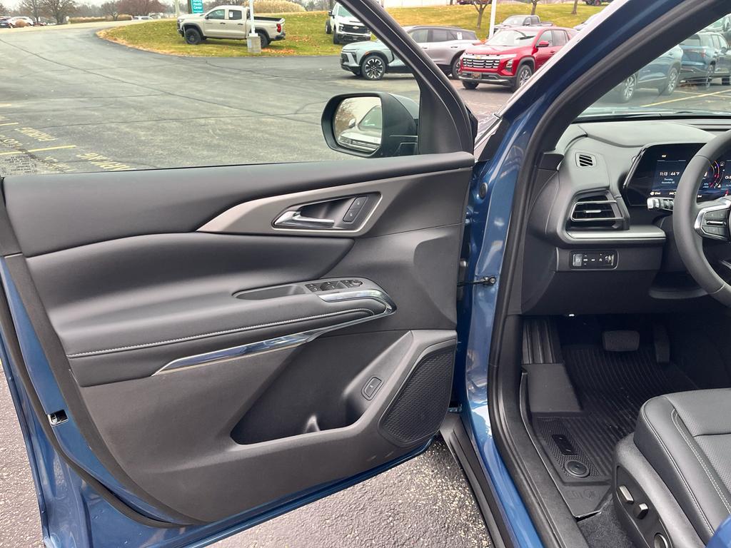 new 2026 Chevrolet Traverse car, priced at $45,345