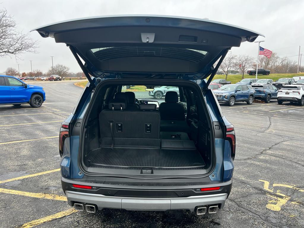 new 2026 Chevrolet Traverse car, priced at $45,345