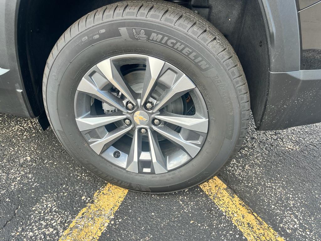 new 2026 Chevrolet Equinox car, priced at $35,140