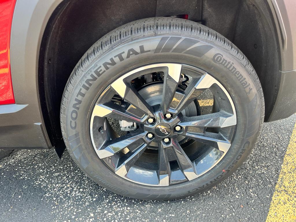 new 2026 Chevrolet Equinox car, priced at $36,715