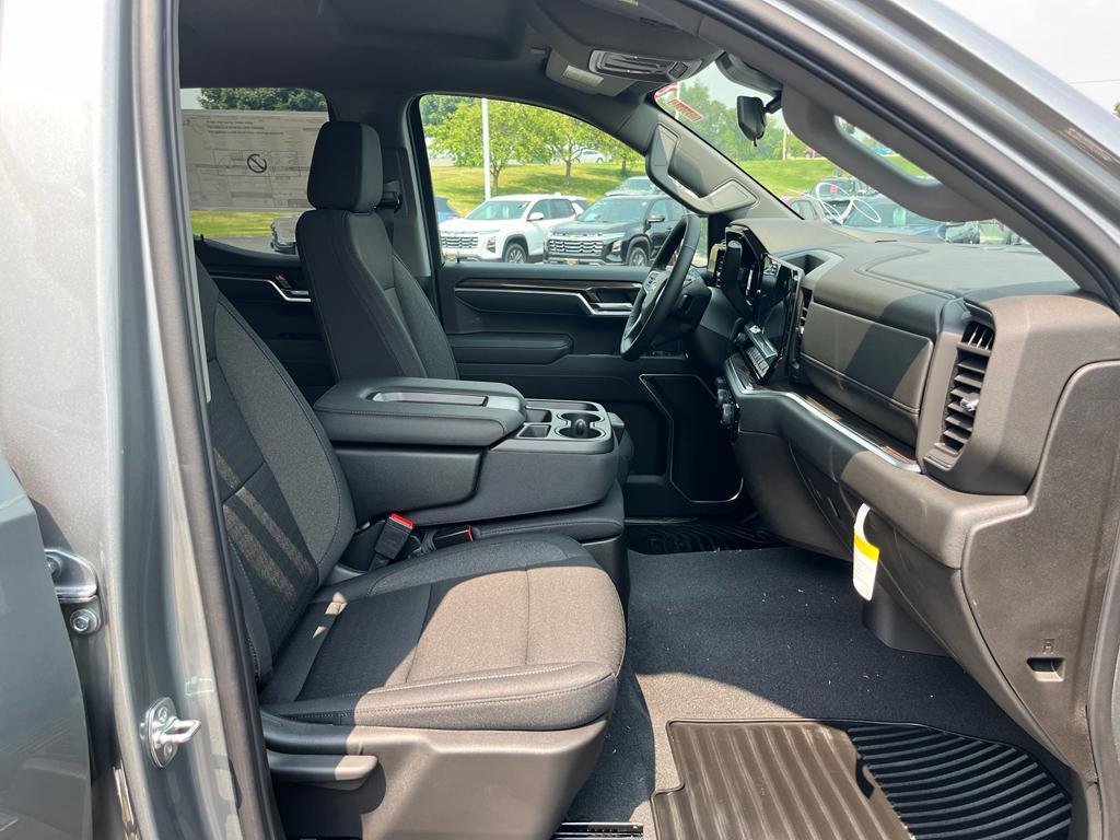 new 2025 Chevrolet Silverado 1500 car, priced at $45,995