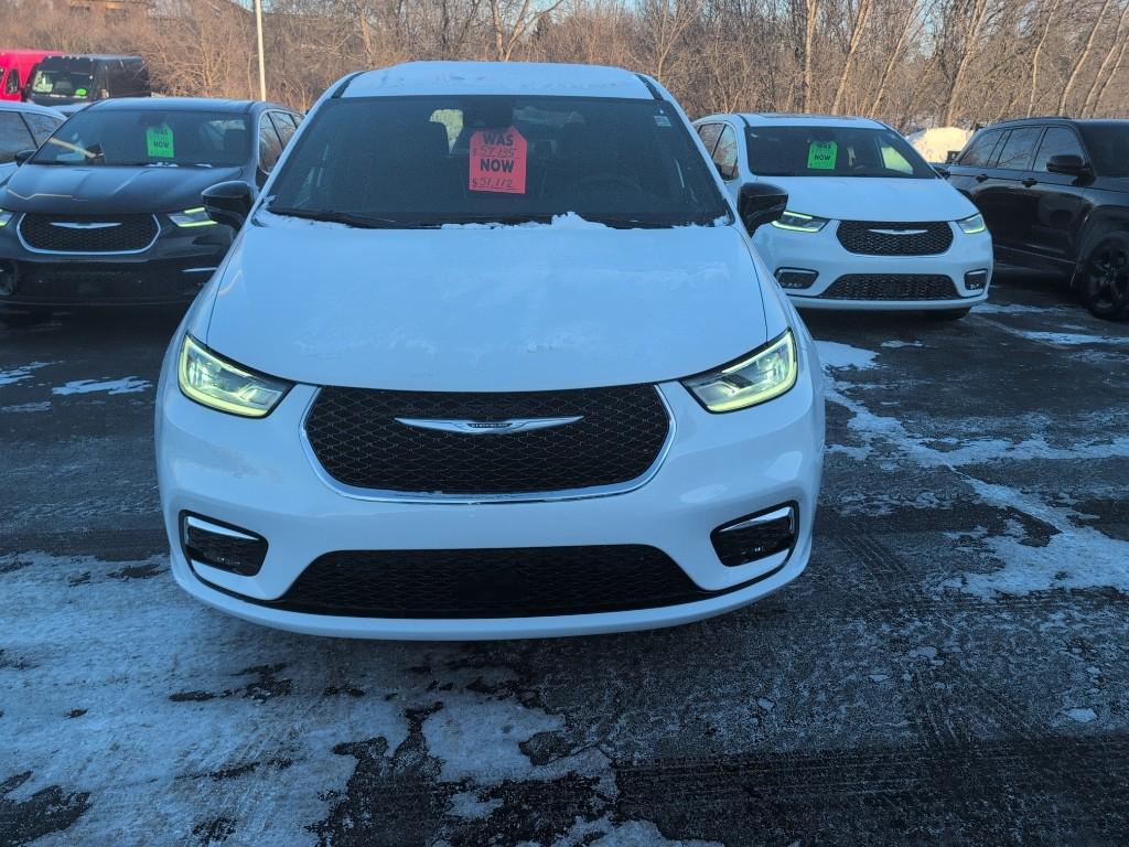 new 2026 Chrysler Pacifica car, priced at $50,612