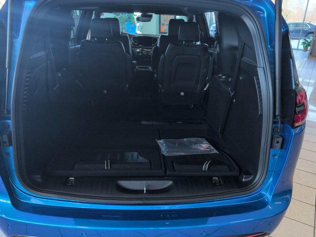 new 2026 Chrysler Pacifica car, priced at $45,272