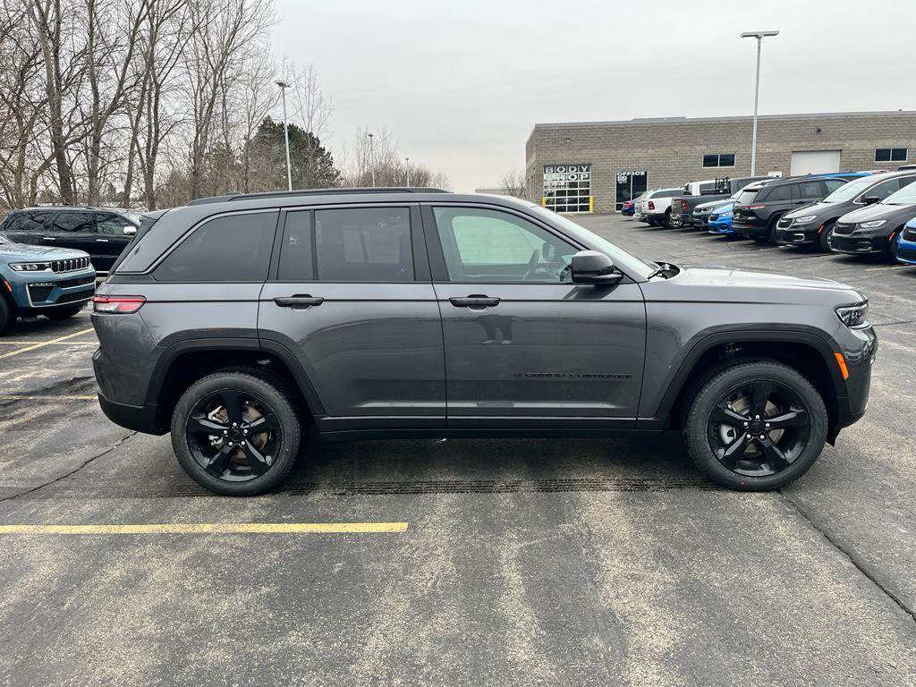 new 2026 Jeep Grand Cherokee car, priced at $45,339