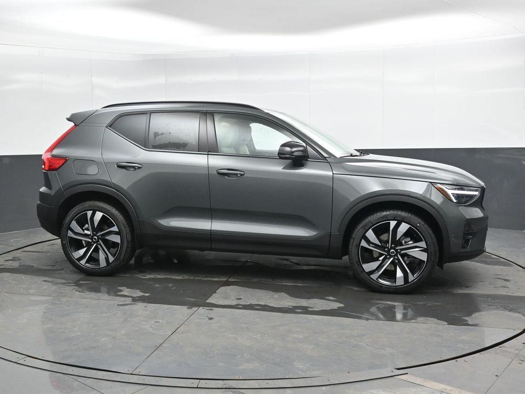 new 2026 Volvo XC40 car, priced at $51,362