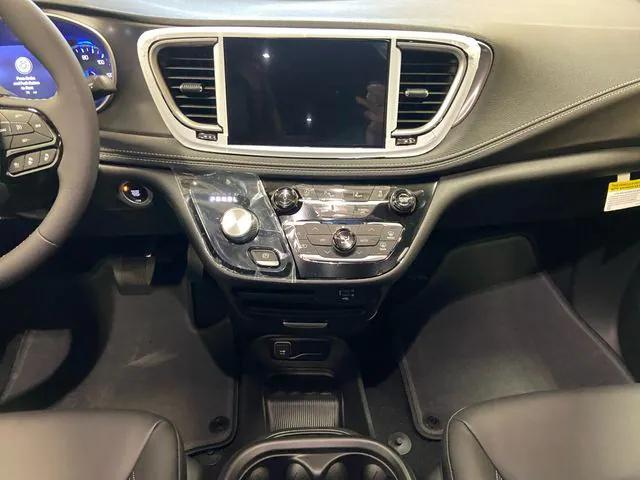 new 2026 Chrysler Pacifica car, priced at $44,428