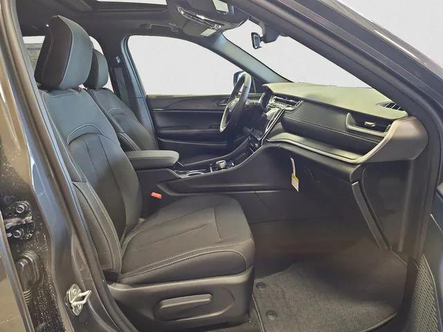 new 2026 Jeep Grand Cherokee car, priced at $43,596