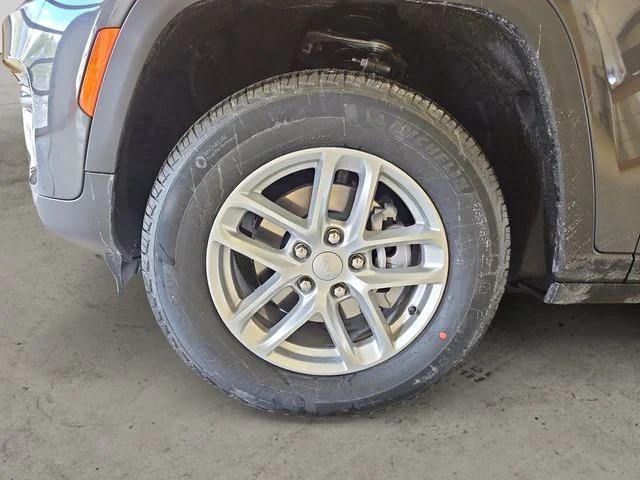 new 2026 Jeep Grand Cherokee car, priced at $43,596