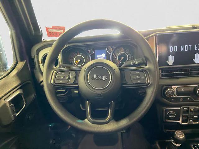 new 2026 Jeep Gladiator car, priced at $40,206