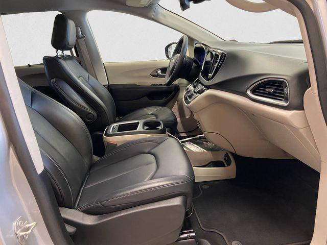 used 2024 Chrysler Pacifica car, priced at $27,997