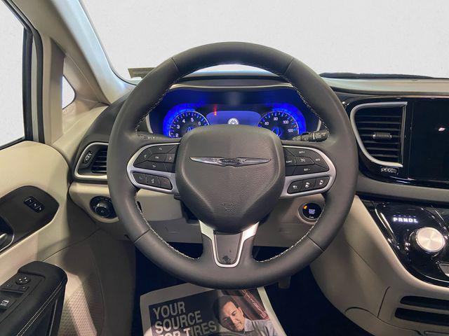 used 2024 Chrysler Pacifica car, priced at $27,997