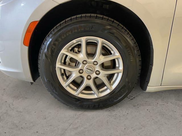 used 2024 Chrysler Pacifica car, priced at $27,997