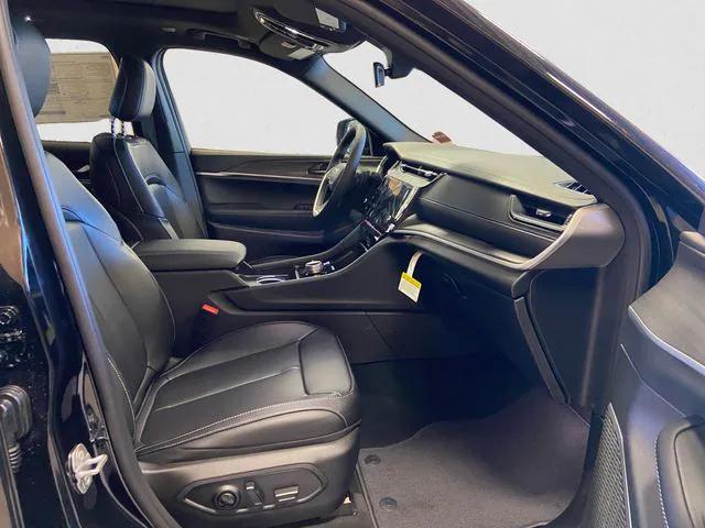 new 2026 Jeep Grand Cherokee car, priced at $44,799