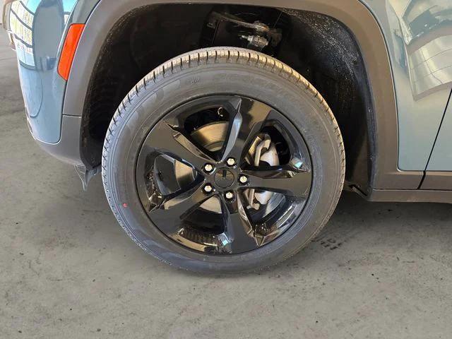 new 2026 Jeep Grand Cherokee car, priced at $48,297