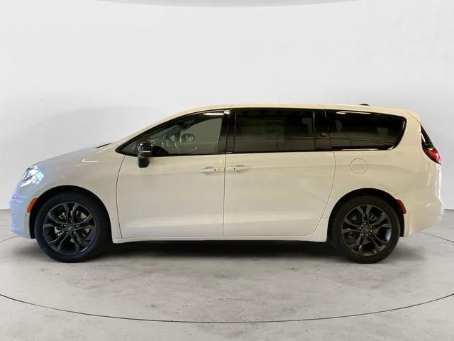 new 2026 Chrysler Pacifica car, priced at $42,092