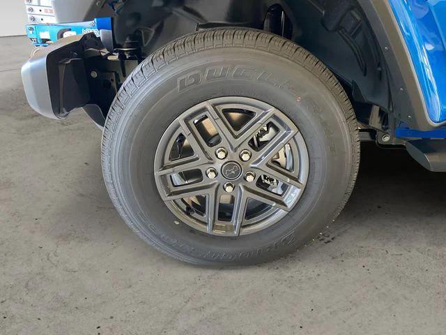 new 2025 Jeep Gladiator car, priced at $43,553