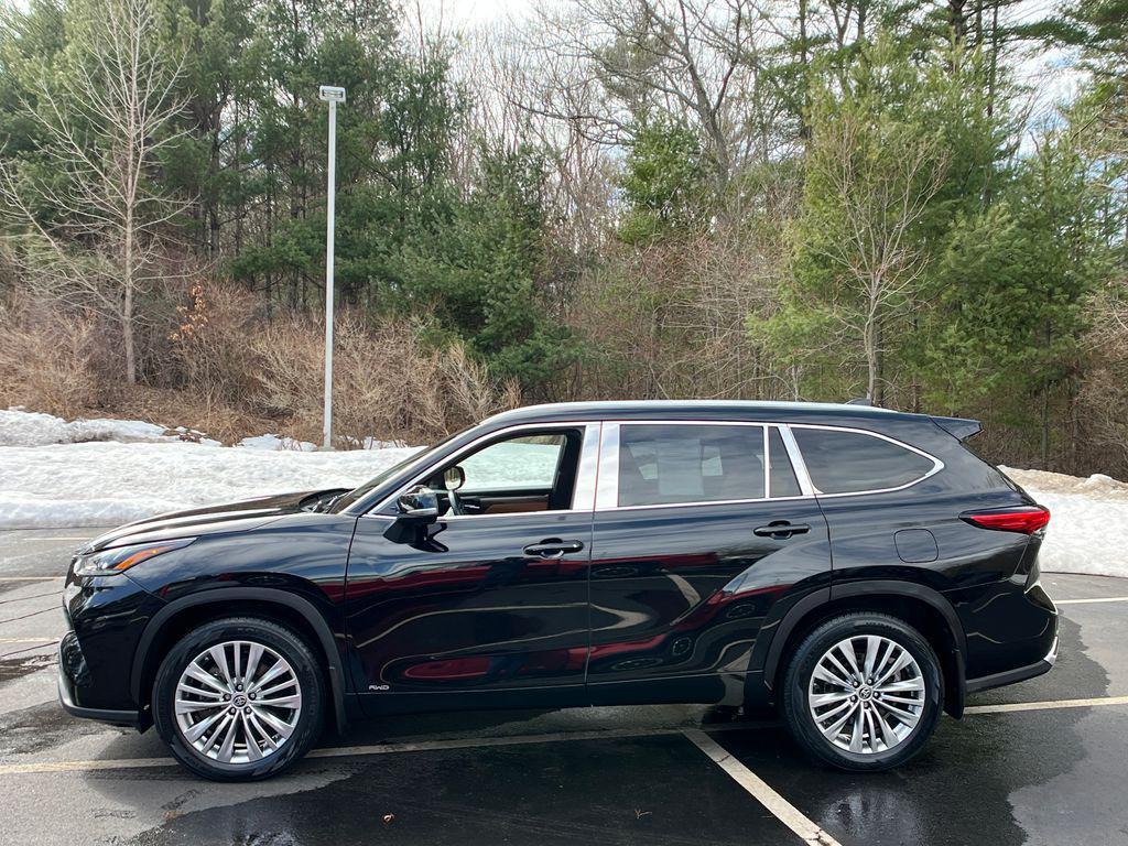 used 2023 Toyota Highlander Hybrid car, priced at $47,987