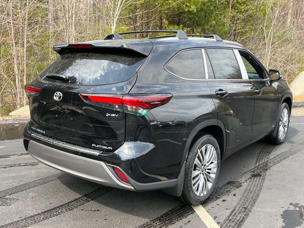 new 2026 Toyota Highlander Hybrid car, priced at $56,728