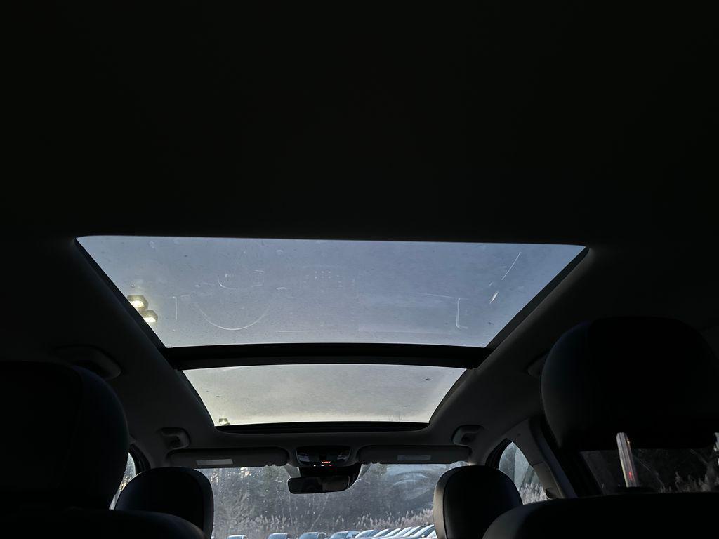 used 2023 Kia Sorento car, priced at $29,987