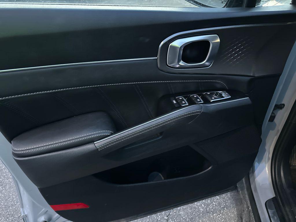 used 2023 Kia Sorento car, priced at $29,987