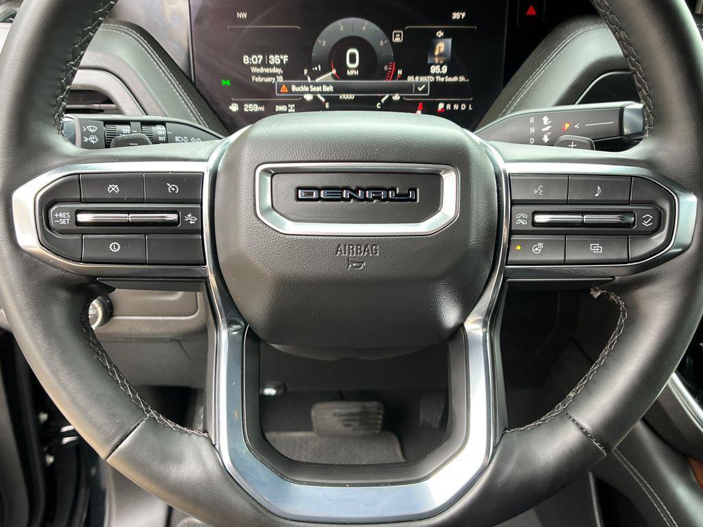 used 2025 GMC Yukon car, priced at $69,989