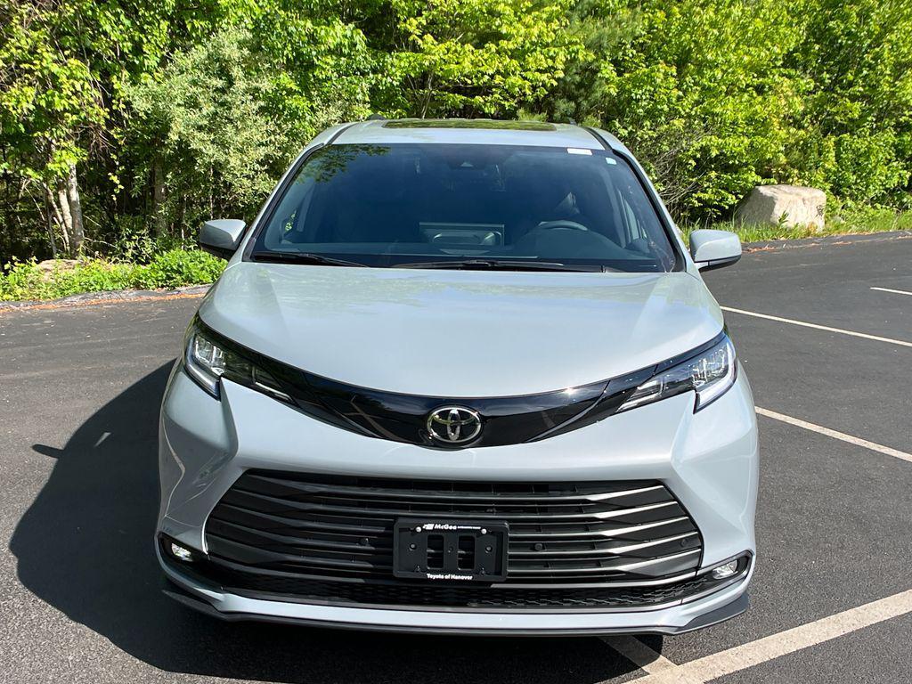 new 2026 Toyota Sienna car, priced at $53,894