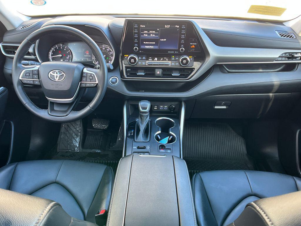 used 2022 Toyota Highlander car, priced at $32,786