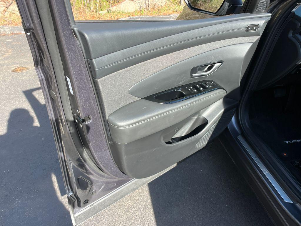 used 2025 Hyundai TUCSON Hybrid car, priced at $34,273
