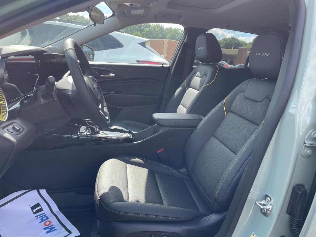 new 2025 Chevrolet Trax car, priced at $27,850