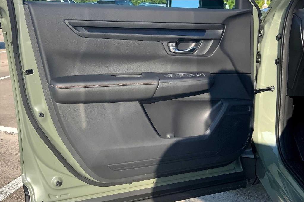 new 2026 Honda CR-V Hybrid car, priced at $40,930