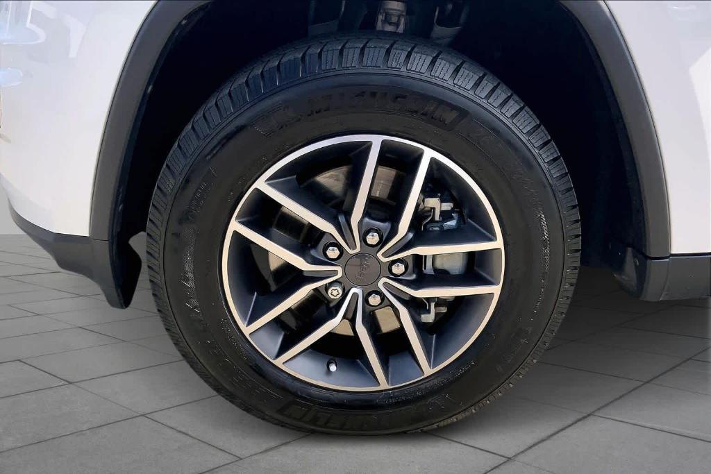 used 2022 Jeep Grand Cherokee WK car, priced at $20,991