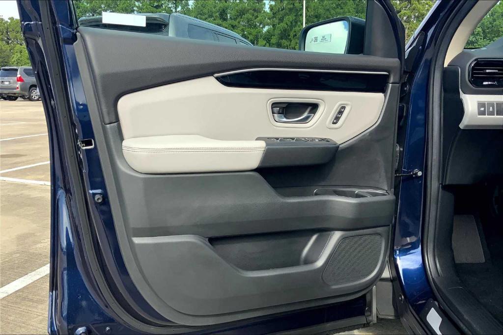 new 2025 Honda Pilot car, priced at $44,966