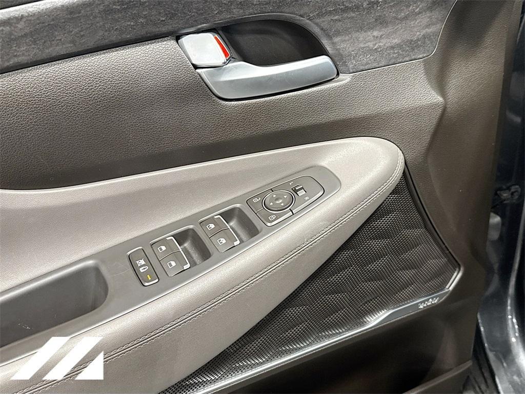 used 2020 Hyundai Santa Fe car, priced at $19,177