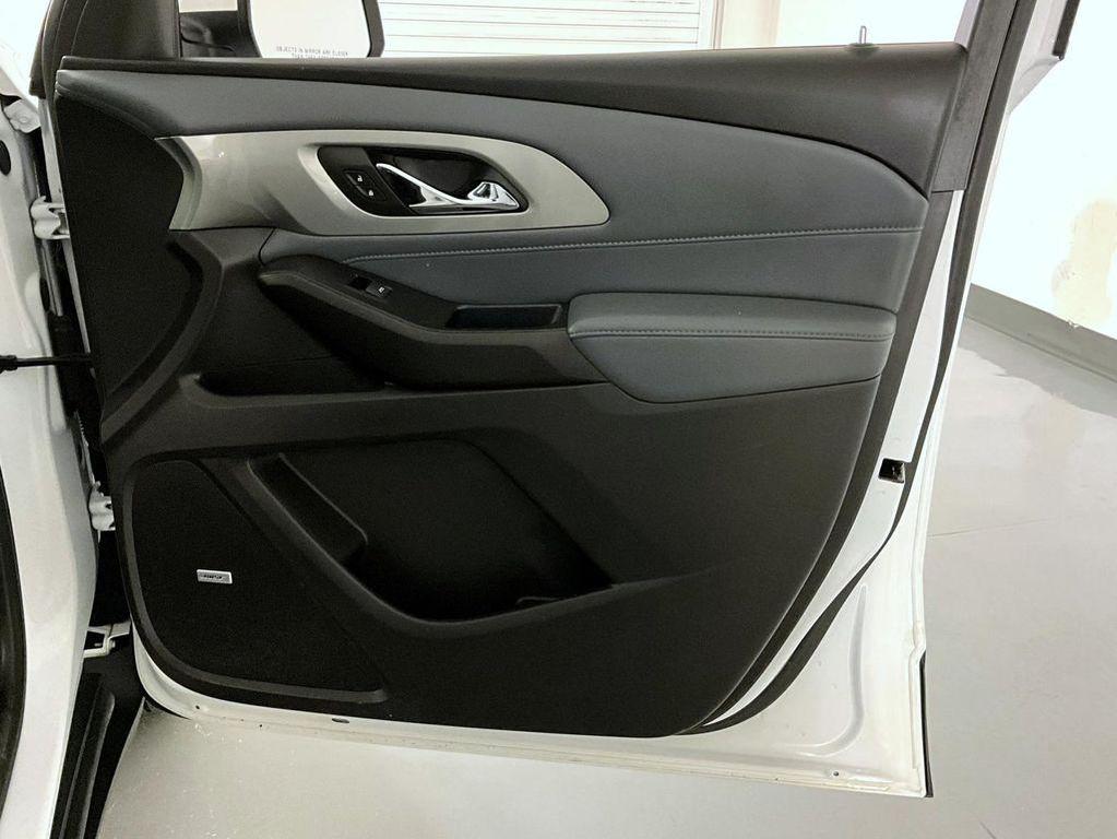 used 2021 Chevrolet Traverse car, priced at $20,999