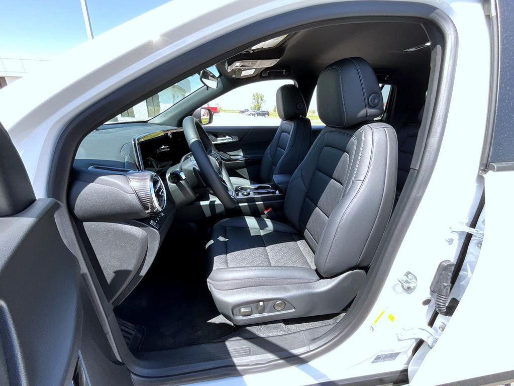 new 2026 Chevrolet Equinox car, priced at $35,203